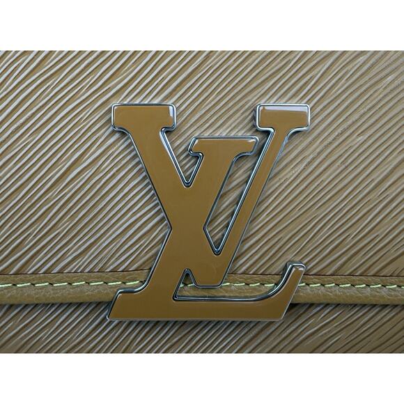 LOUIS VUITTON Epi Buci Crossbody Gold Honey - Picture 12 of 16